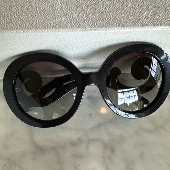 Prada Sleek Black Sunglasses - Picture 1 of 8